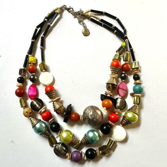 Colorful shell multi strand beaded necklace - Picture 2 of 10